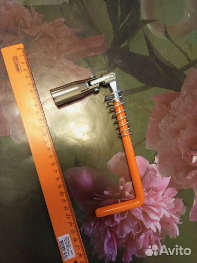 Свечной ключ 16мм