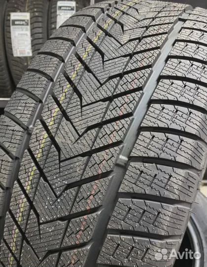 Grenlander IceHawke 1 285/45 R19 111H