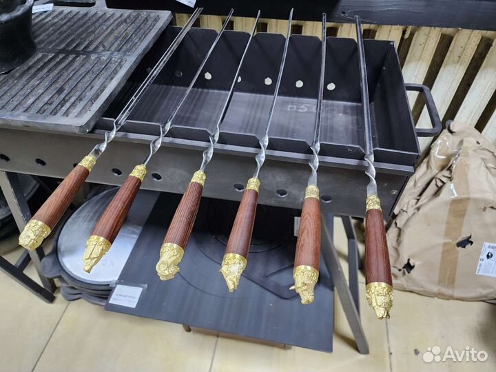 Набор шампуров подарочный литые головы животных