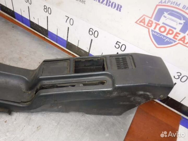 Консоль между сидений Ваз 2110 1.5 16V 2001