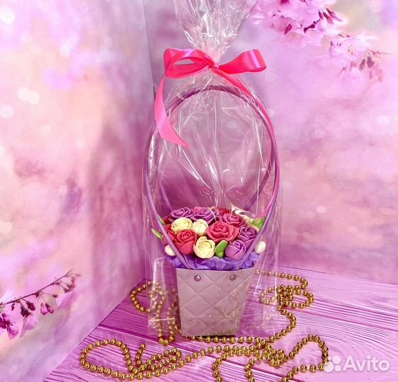 Сладкий шоколадный букет в сумочке вкусный подарок