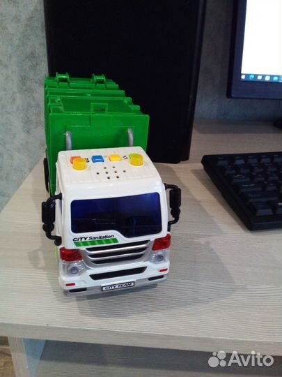 Игрушка машина мусоровоз