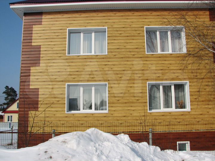 Коттедж 271 м² на участке 18 сот.