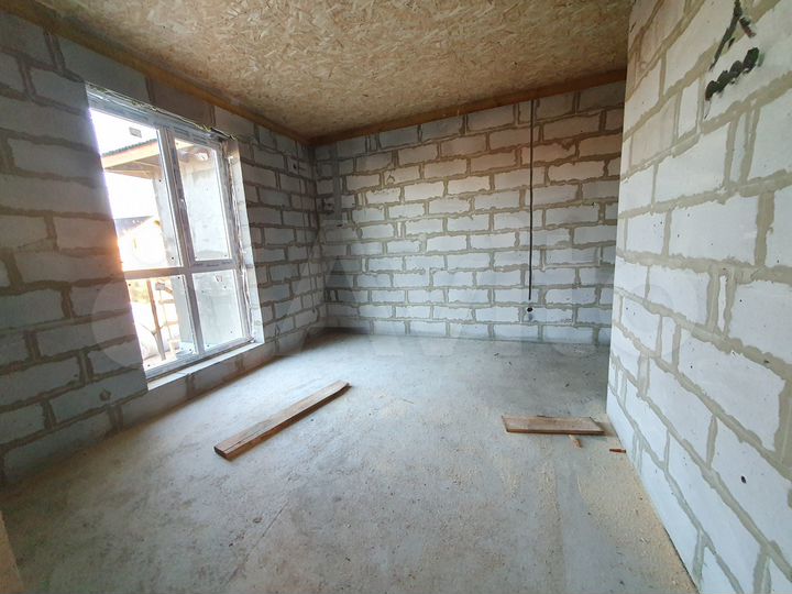 Дом 200 м² на участке 5 сот.