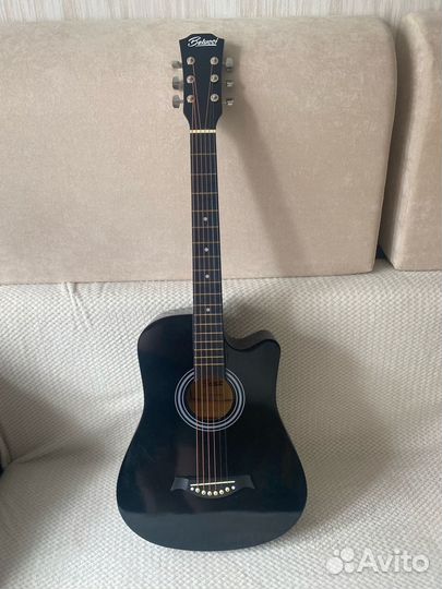 Акустическая гитара