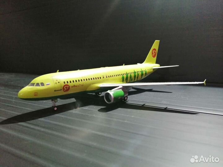 Модель самолёта Airbus A320