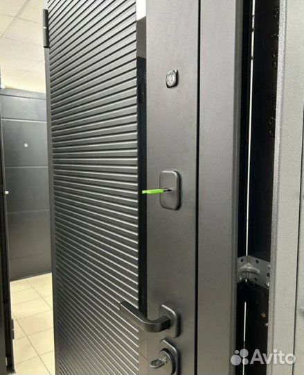 Двери входные новые