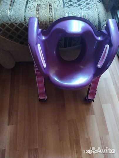 Детское сиденье для унитаза со ступенькой