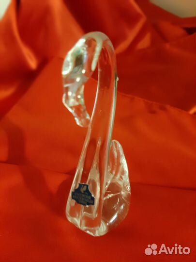 Лебедь грустальный сувенир