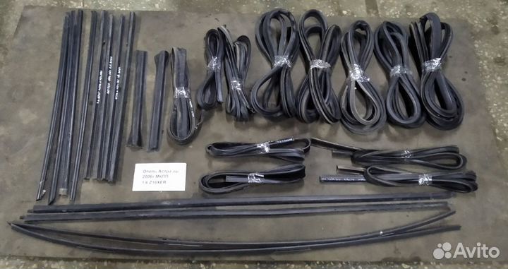 Opel Astra H 04-15г Хетч Уплотнитель