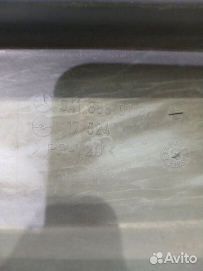 Накладка стойки лобового стекла Mercedes-Benz