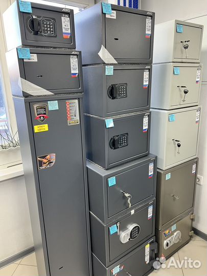 Сейфы (ящики металлические)