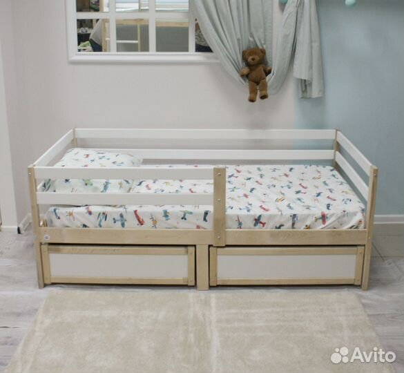 Детская кровать с бортиком