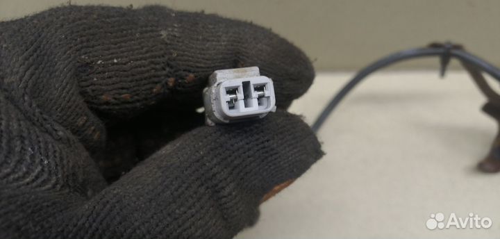 Датчик ABS передний правый V5 2013