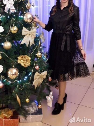 Нарядное женское платье