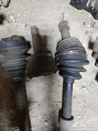 Приводной вал dodge caravan