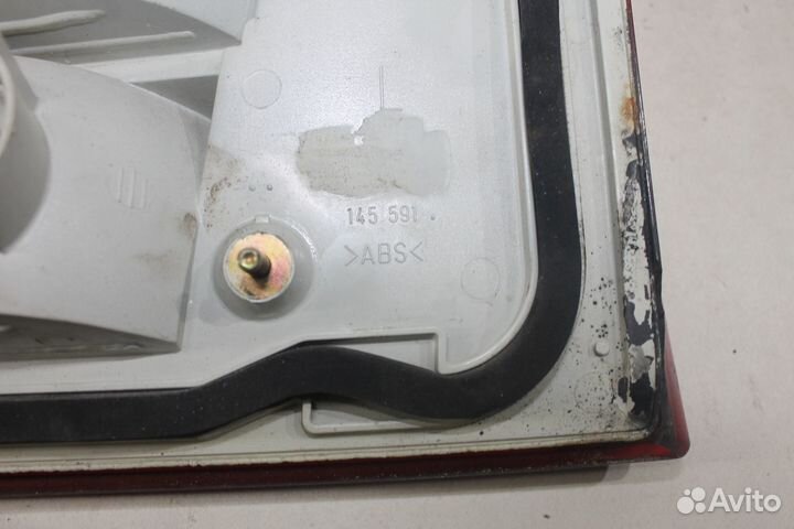 Фонарь задний внутренний левый Audi 100 C4