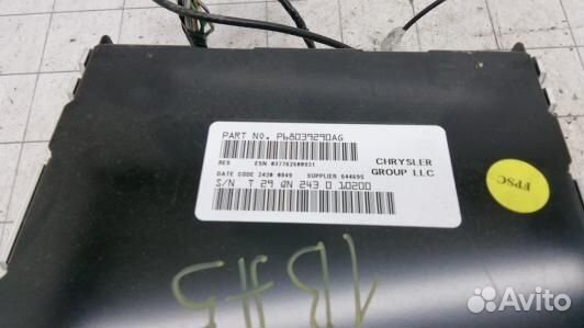 Магнитола jeep grand cherokee WK2 (1BA05I401)