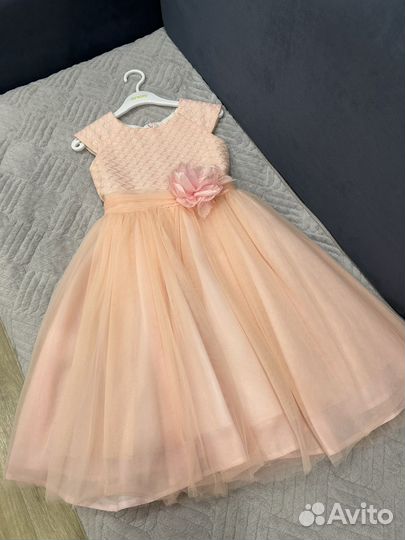 Нарядное платье для девочки на выпускной