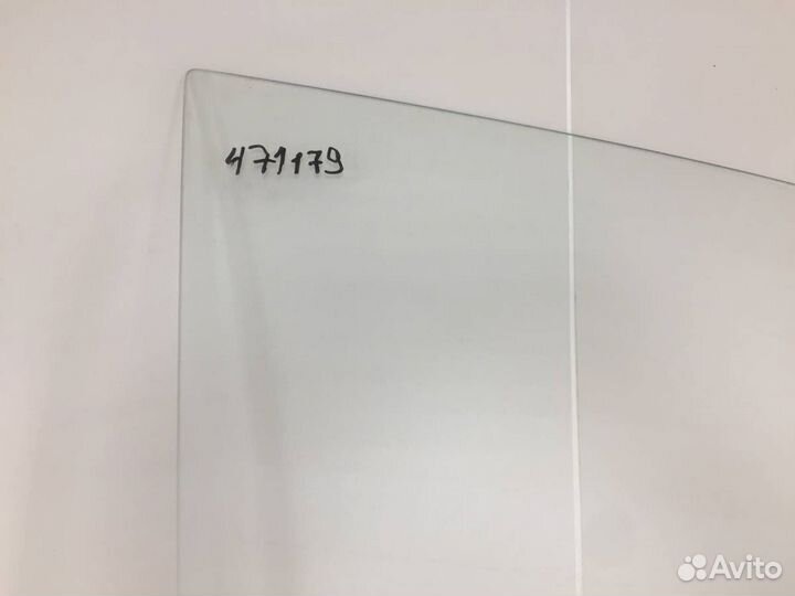 Стекло двери передней правой Nissan Almera Classic