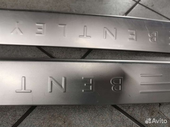 Bentley Continental Gt накладка порога панель