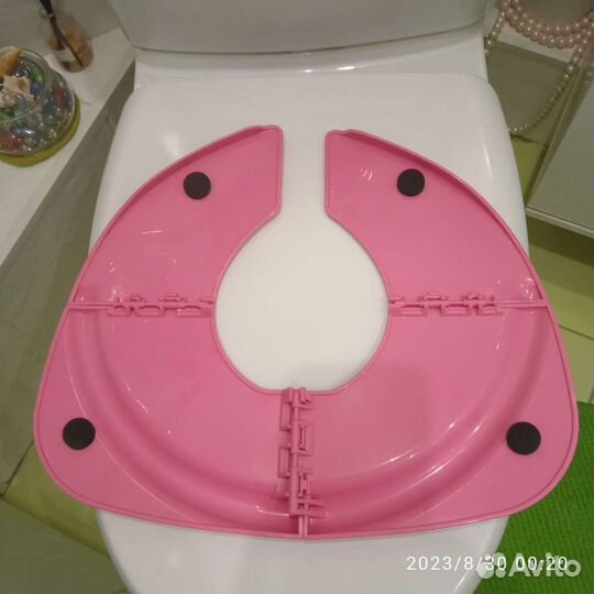Детское сиденье на унитаз