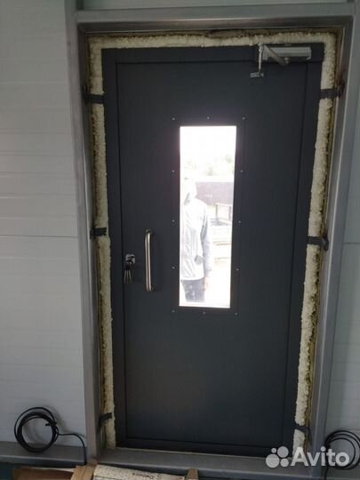 Изготовление металлических дверей