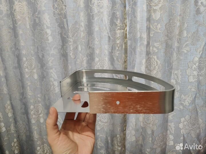 Полки для ванной комнаты