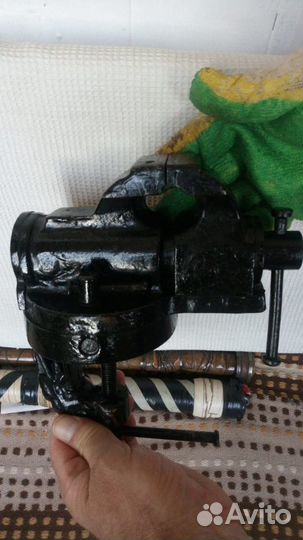 Тиски советские поворотные