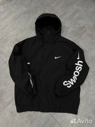 Ветровка Nike Swoosh