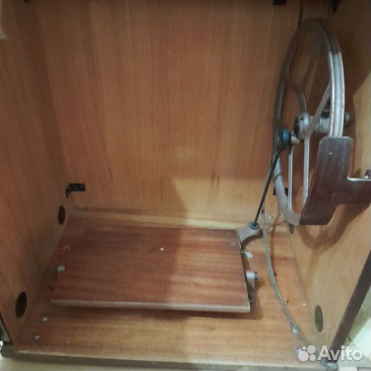 Швейная машинка ножная пмз