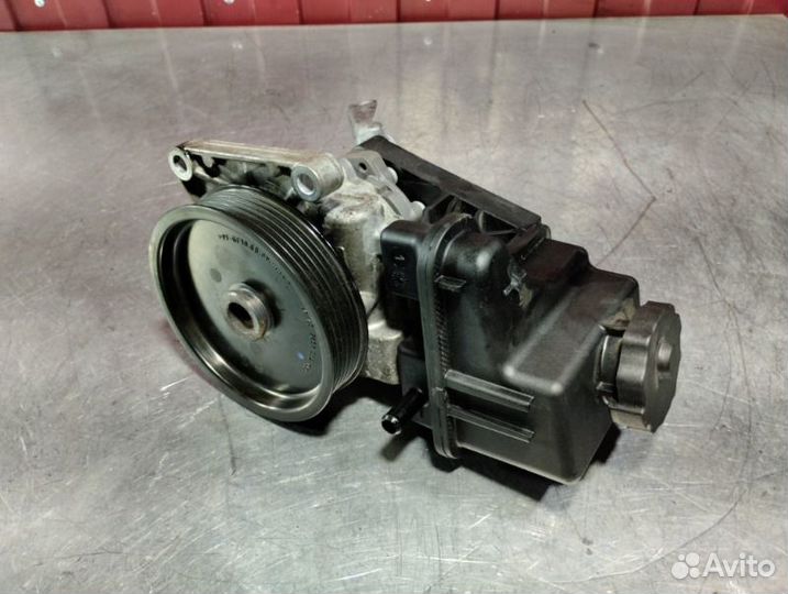Насос гидроусилителя руля Mercedes C-Class W204