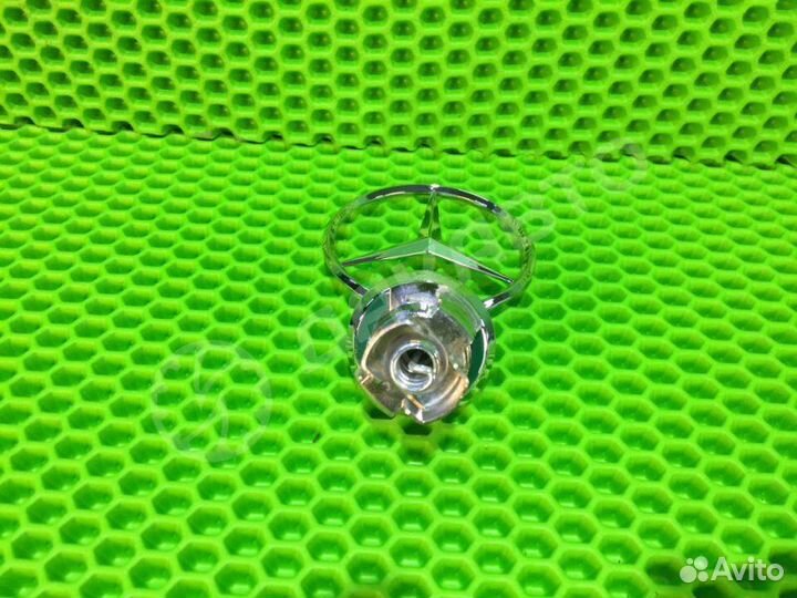 Эмблема на капот Mercedes-Benz E W210