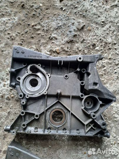 Передняя крышка двигателя на Mercedes W203