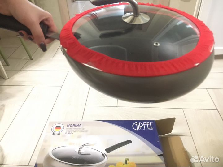 Сковорода WOK Gipfel