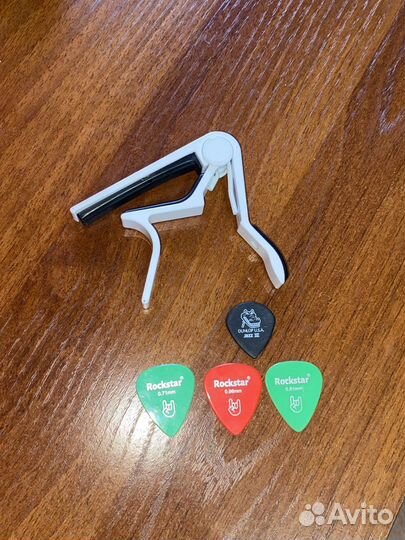 Продам гитару