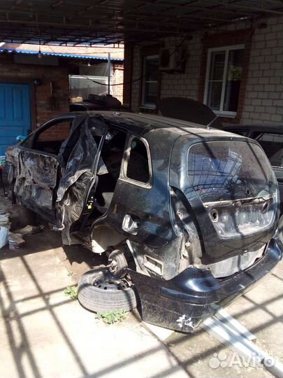 Suzuki Liana в разбор