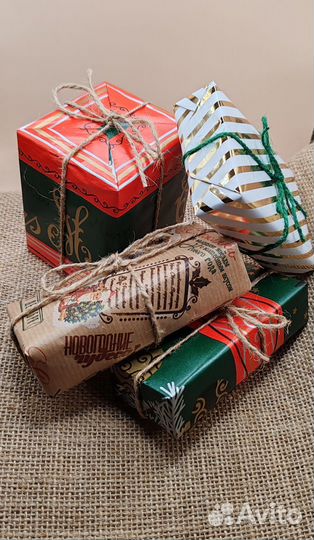 Новогодний декор в виде подарочных коробочек