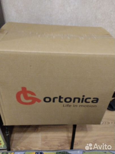 Санитарный стул для инвалидов на колёсиках