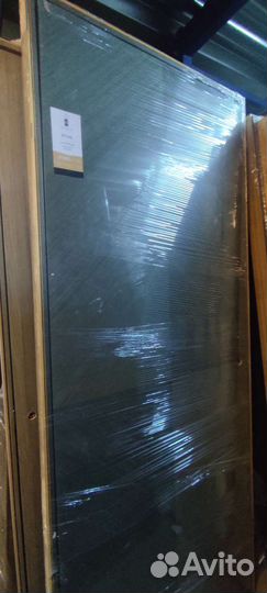 Двери на 210 см шпон с коробкой с витрины