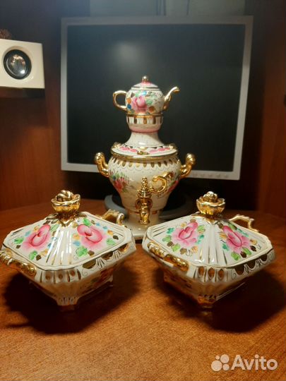 Набор из 2х сахарниц и Самовар цветная гжель