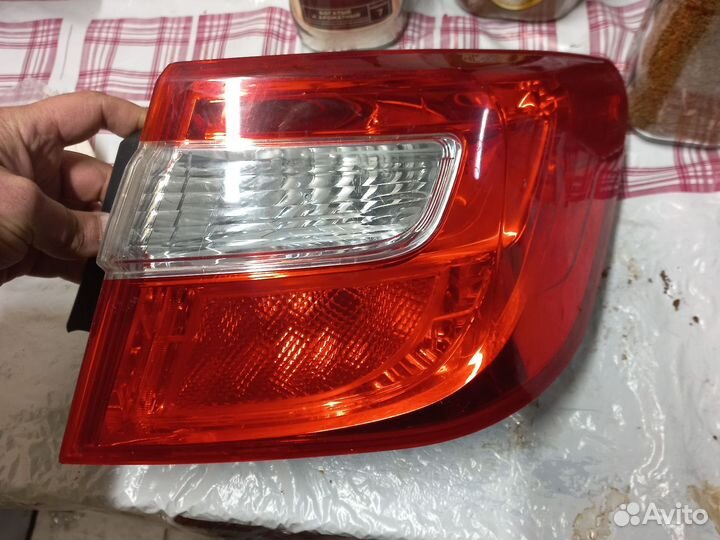 Фонарь задний правый внешний Toyota Camry V50