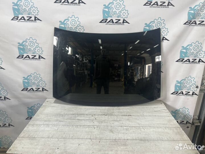 Заднее стекло Lexus IS II