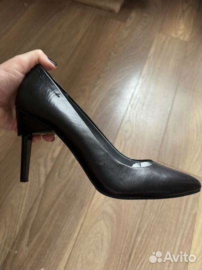 Туфли женские 38 calvin KL