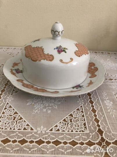 Масленка гдр, чайник Гжель, тарелки