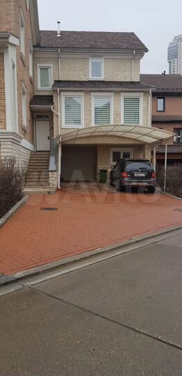 Таунхаус 350 м² на участке 4 сот.