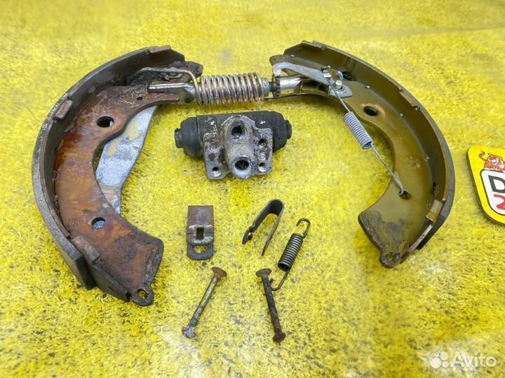 Механизм стояночного тормоза задний правый Suzuki 145117