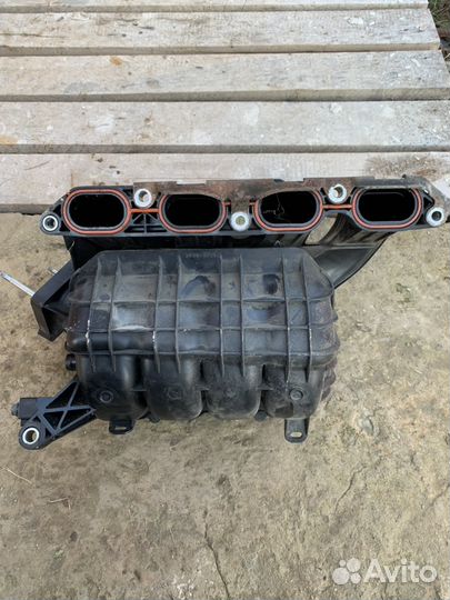 Впускной коллектор