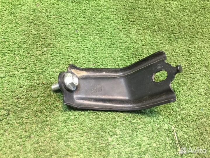 Кронштейн Toyota Corolla ZRE210 1ZR 2020