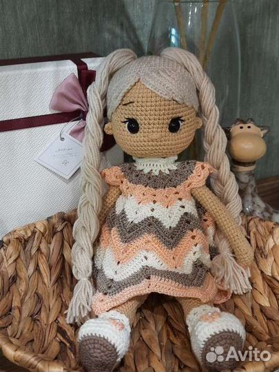 Вязаная куколка ручной работы